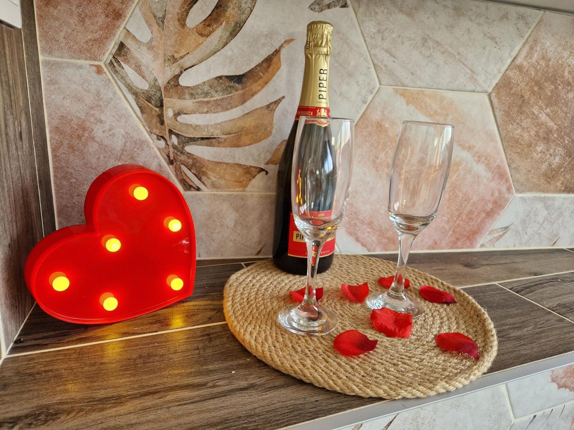 Atoumo Appartement Love Jacuzzi & Jardin Disneyland Paris Quincy-Voisins Exterior photo